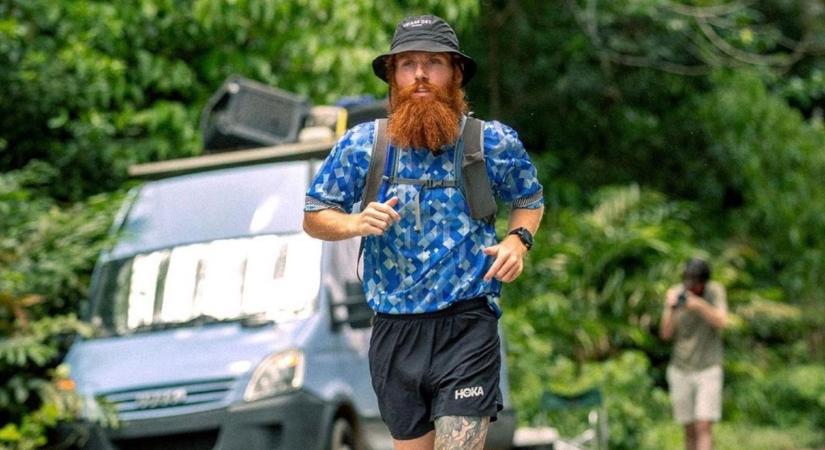 16 országon futott keresztül egy férfi, az utolsó erejéig küzdött