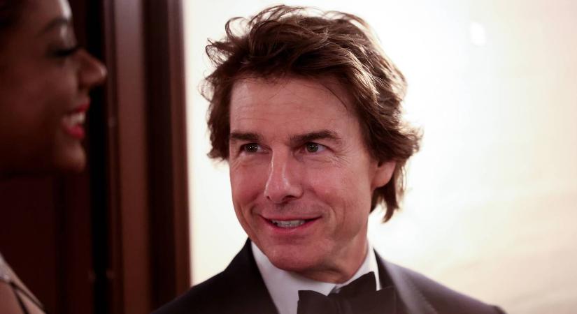 Tom Cruise dühösen reagált a Channel 4 riporterének vörös szőnyeges viccére, miután egy ízléstelen tréfa áldozata lett