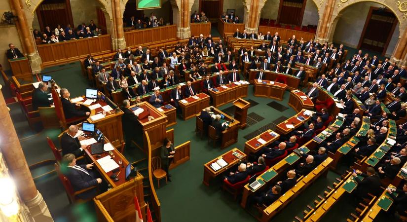 A digitális állam megvalósításával összefüggő törvényjavaslatról tárgyalnak: de másról is vitáznak ma a parlamentben – részletek