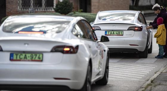 Rekordgyorsan növekszik a zöld rendszámos autók száma