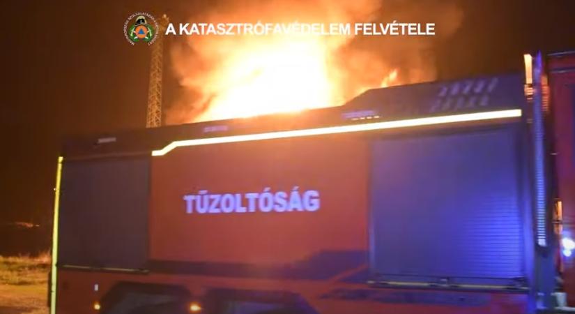 Vasúti talpfák égtek tegnap késő este Rákosrendező vasútállomáson  videó