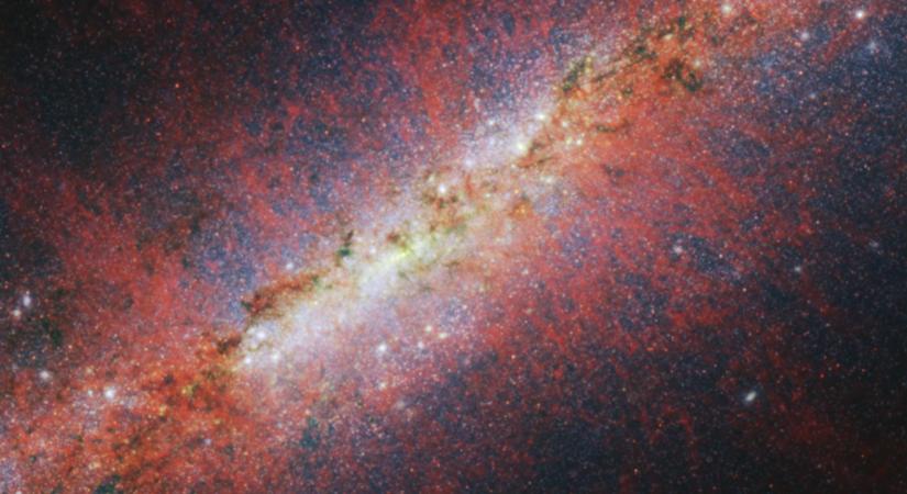 Közeli csillagontó galaxis magját vizsgálta a James Webb-űrtávcső