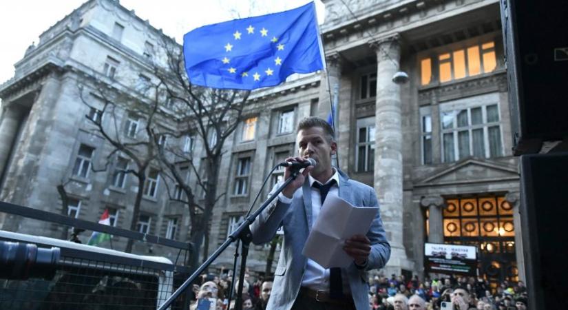 Magyar Péter felkérte az elbocsátott Tarr Zoltánt, hogy legyen a leendő pártjának az EP-képviselőjelöltje