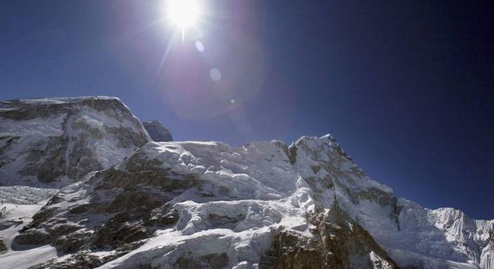 Nepáli katonák hozhatják le Suhajda Szilárd testét az Everestről