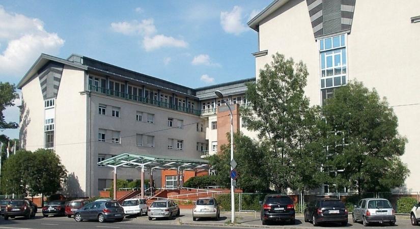 Tömeges ételmérgezés volt egy magyar kórházban