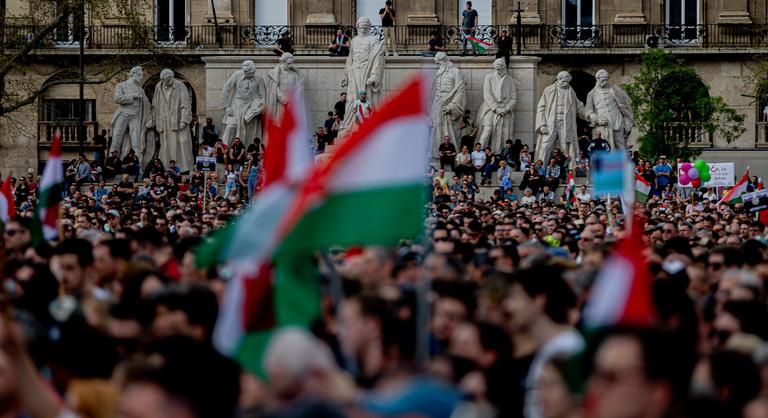 Áll a bál Magyar Péter tüntetése után