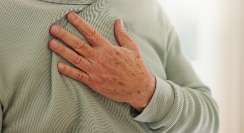 Mellkasi fájdalom: honnan lehet tudni, hogy ízületi gyulladás is okozza?