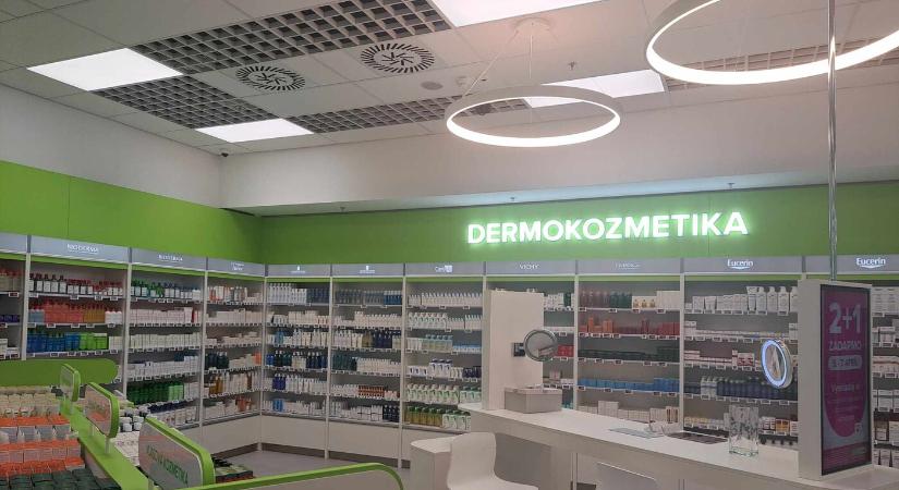 Pozsonyban megnyílt Szlovákia legnagyobb gyógyszertára: meglepődik, ki adja ki a gyógyszereit