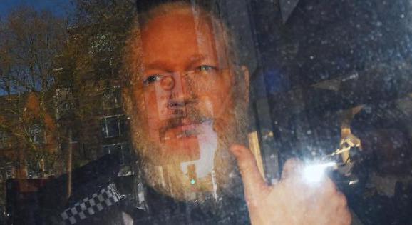 Öt éve egy cellában raboskodik Assange, pedig háborús bűnöket tárt fel