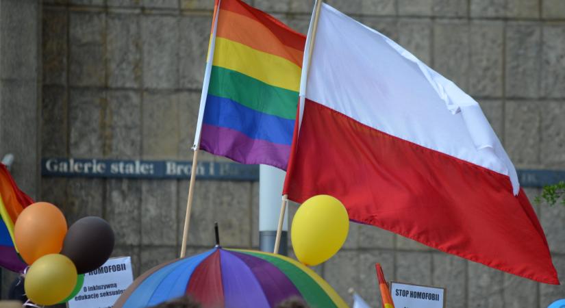 Lengyelország szigorítaná a büntetést a gyűlöletbeszéd kapcsán