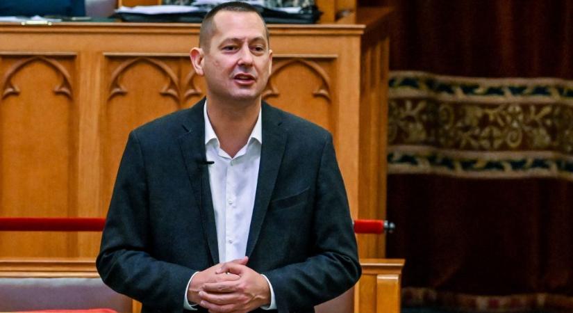 Felfüggesztette a parlament az MSZP-s Molnár Zsolt mentelmi jogát
