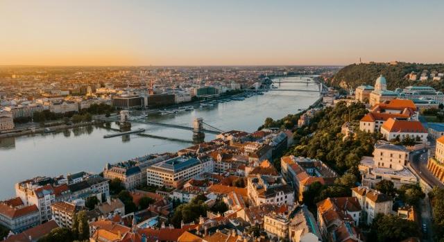 Több milliós elérésű influenszerekkel népszerűsíti Budapestet az MTÜ