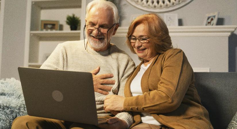 FOMO és JOMO: az internetezés veszélyei idősebb korban
