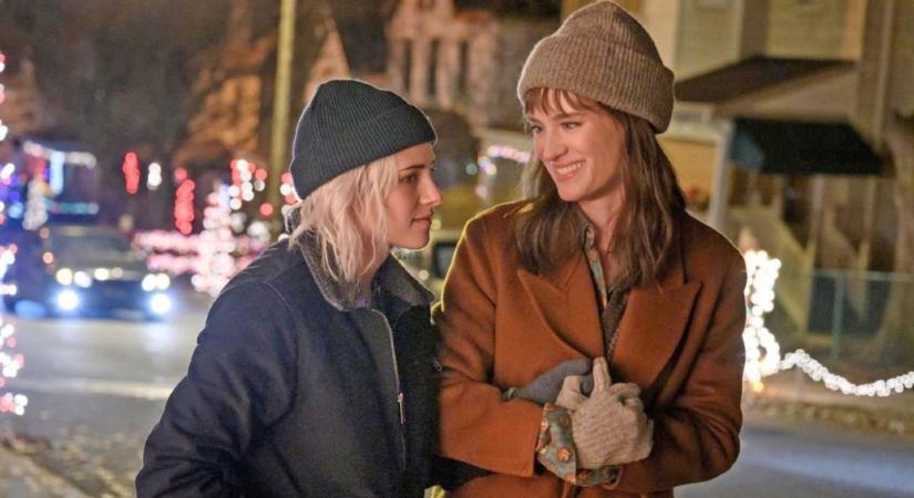 Az aktuálpolitika is sokat tanulhat Kristen Stewart leszbikus karácsonyi filmjéből
