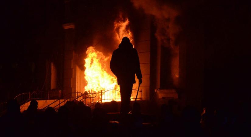 Tűz ütött ki egy felújítás alatt álló moszkvai kórházban, két ember meghalt