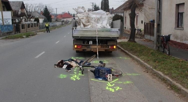 Kerékpárost sodort el tolatás közben egy tehergépkocsi sofőrje Zalaszentgróton