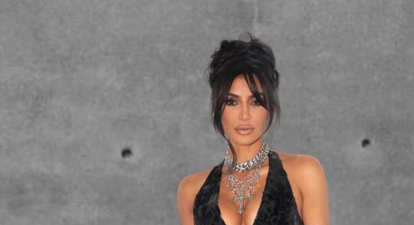 Levetkőzött Kim Kardashian: előkerültek a legforróbb fotói - képek