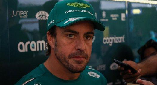 Derült égből villámcsapás - Alonso hosszabbított az Aston Martinnal