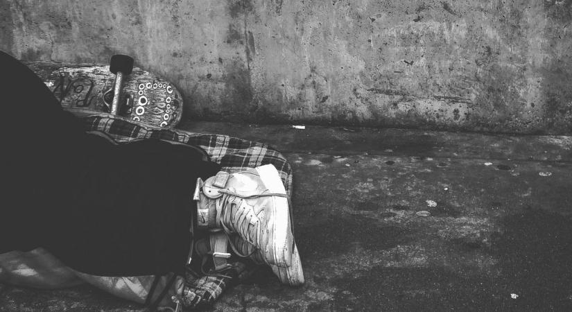 Hajléktalan szatír randalírozik Dunakeszin