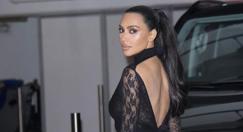 Ha ma este csak egy popsit néz meg, az Kim Kardashiané legyen!