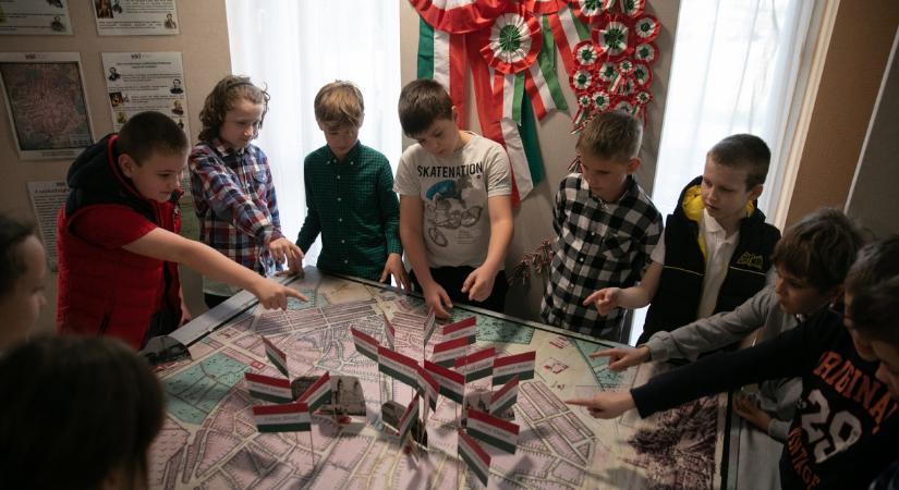 “Debrecen, a rendíthetetlen szikla” – kiállítás nyílt a cívisvárosban