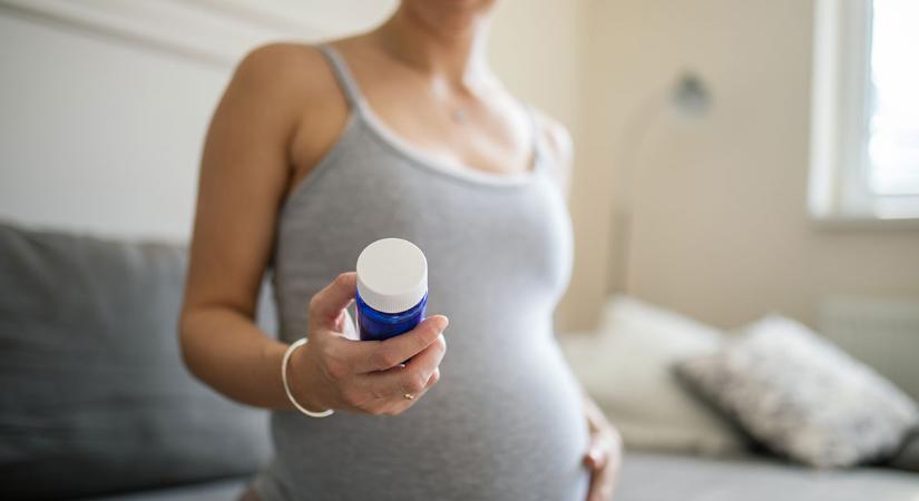 Úgy tűnik, nincs kapcsolat a terhesség alatt szedett paracetamol és a gyerekek kognitív rendellenességeinek megnövekedett kockázata között