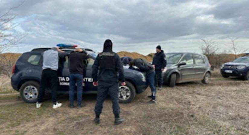 Moldovában elítéltek egy határ menti város lakosát, aki férfiaknak segített megszökni Ukrajnából
