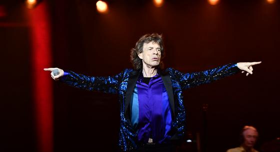 Mick Jagger táncra perdült arra a dalra, ami arról szól, hogy valaki úgy táncol, mint Mick Jagger - videó