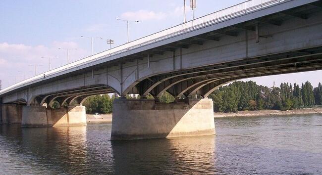 Hétvégén az Árpád híddal folytatódik a budapesti hidak tavaszi nagytakarítása