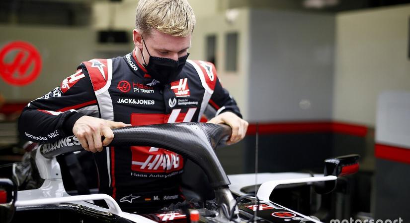 Galéria: Schumacher üléspróbája a Haas Forma-1-es csapatánál!