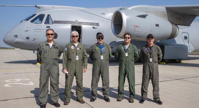 Csúcstechnika, csúcsfizetés – ennyit kereshet, ha felveszik a KC-390 pilótájának