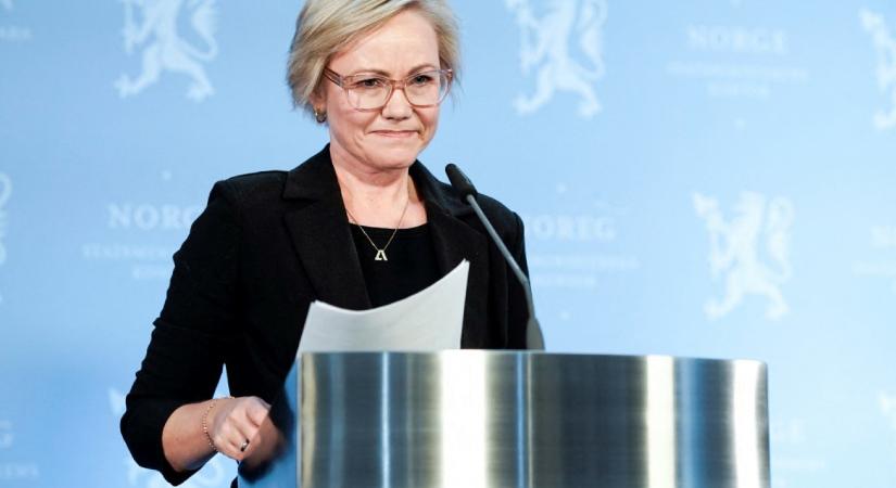 Plágiumvád miatt hullanak a norvég miniszterek, idén már a második mondott le