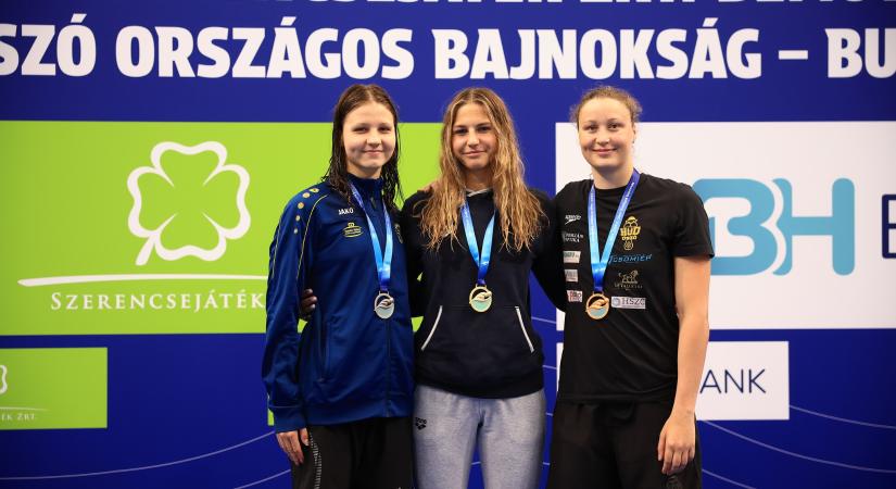 Úszó ob: Ugrai Panna A-, Veszelovszki Eszter B-döntőt úszik ma délután