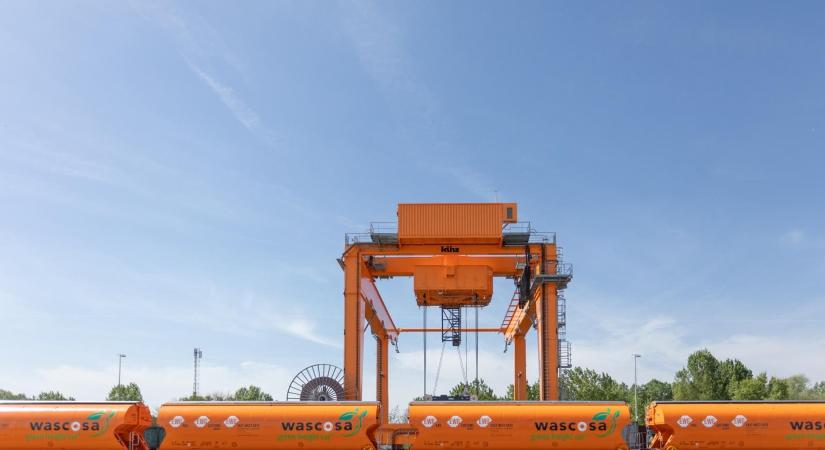Új fejlesztésű nyersétolaj- és gabonaszállító vagonokat lízingel a fényeslitkei EWG