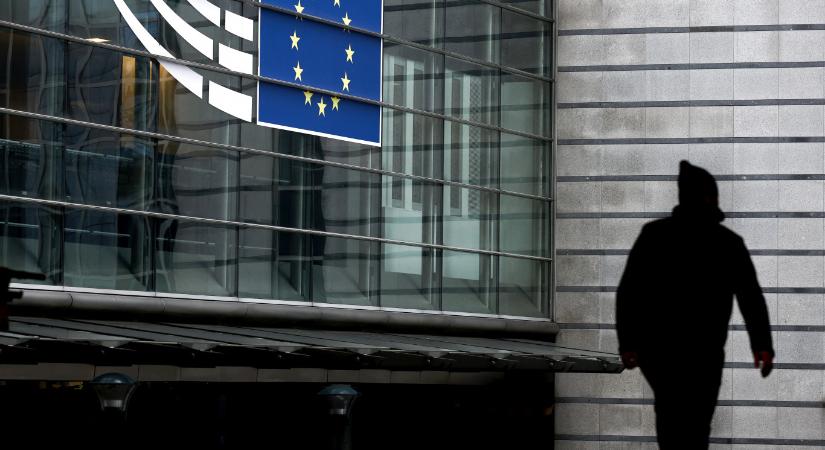 Belgák kivizsgálják, kiket fizetett le Moszkva az Európai Parlamentben