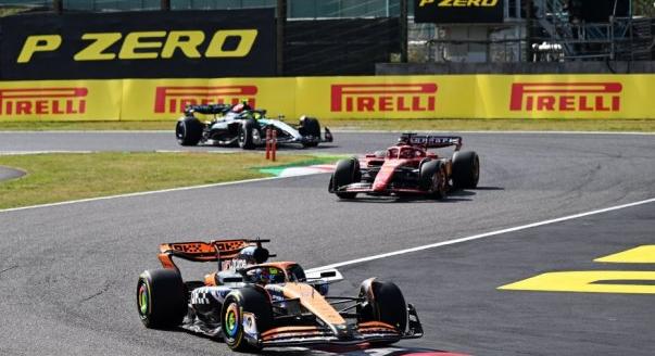 Sainz–Mercedes és fejlesztési verseny – szombati F1-es hírek