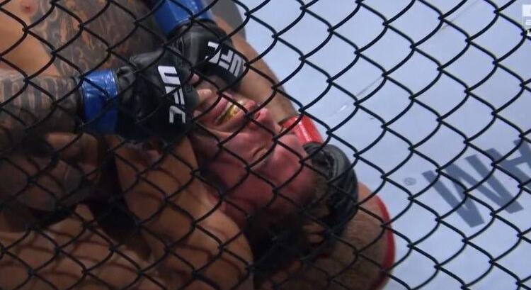 Deiveson Figueiredo szubolta Cody Garbrandtot a UFC 300 első meccsén