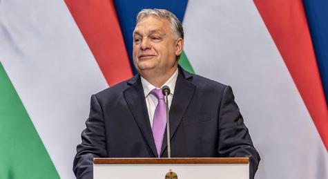 És akkor Orbán Viktor úgy döntött, avatkozzon csak be egy külföldi nagyhatalom Magyarország belügyeibe