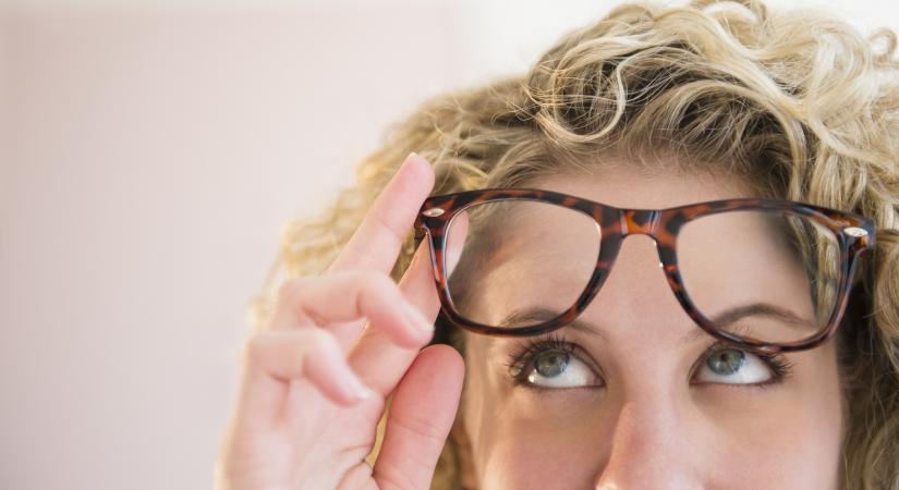 Tényleg rontja a látást a szemüvegviselés?