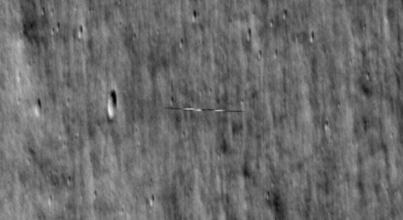 Különös lapos űrhajót látott a Hold körül keringő szonda