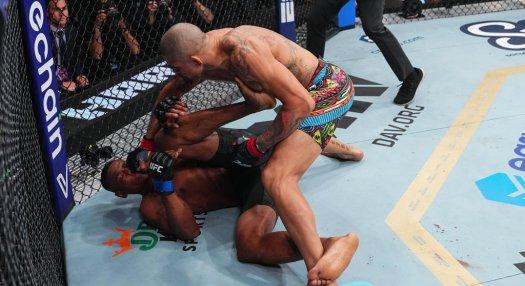 Pereira és Holloway kiütések - UFC300 videók és eredménysor