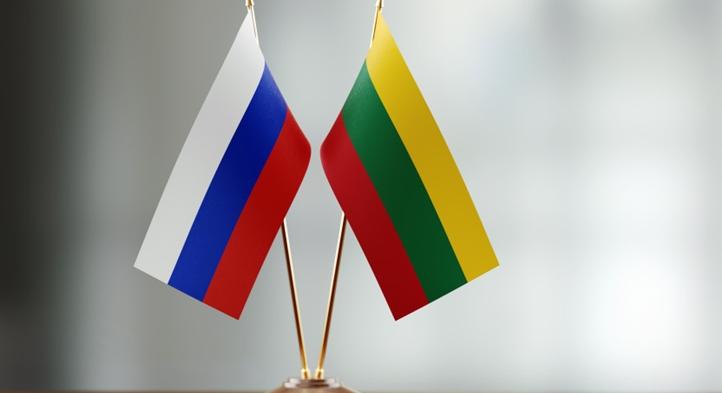 Gyújtópalackokat dobtak a litvániai orosz nagykövetségre két egymást követő éjszaka