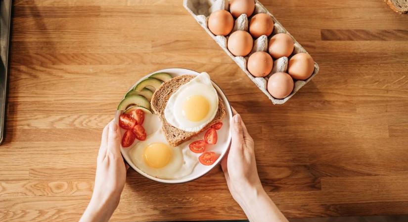 Mégsem a reggeli a legfontosabb étkezés? Ezért nem kell sokat enni ébredés után