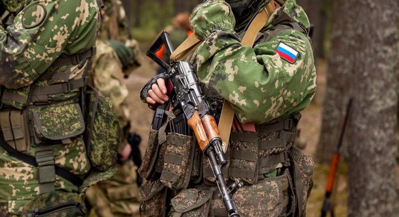 Ukrán parancsnok: pár nap alatt csaknem harminc orosz katona került hadifogságba