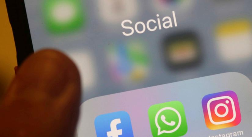 Automatikus titkosítani fogja a személyes üzeneteket a Facebook és az Instagram