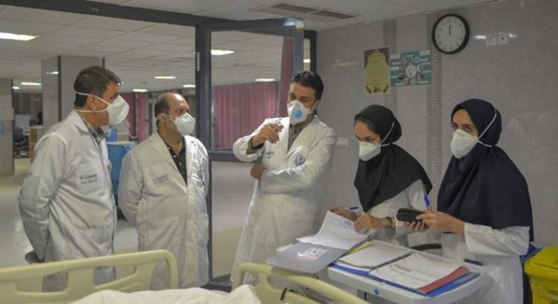Túlhajszoltak és alulfizetettek az iráni orvosok, ami elvándorlás- és öngyilkossági hullámhoz vezet