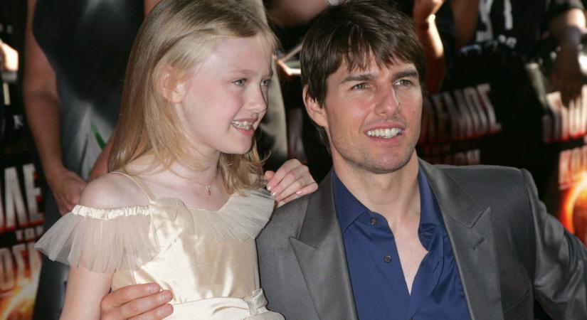 Tom Cruise-tól kapta élete első mobilját Dakota Fanning