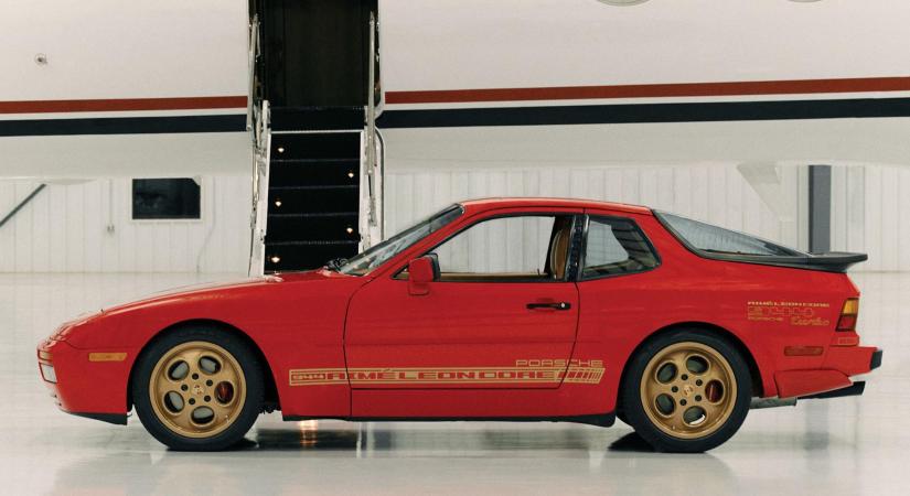 Színtiszta nyolcvanas évek ez a felújított Porsche 944 Turbo