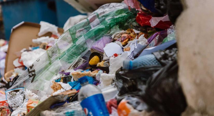 Napi 18 millió eurós bírságot fizet az ország, amiért nem megfelelő a szelektív hulladékgyűjtési rendszer
