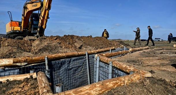 Az ukrán kormány újabb milliárdokat különített el az erődítmények megépítésére
